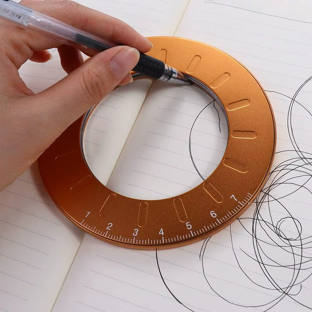 Règle de dessin circulaire réglable