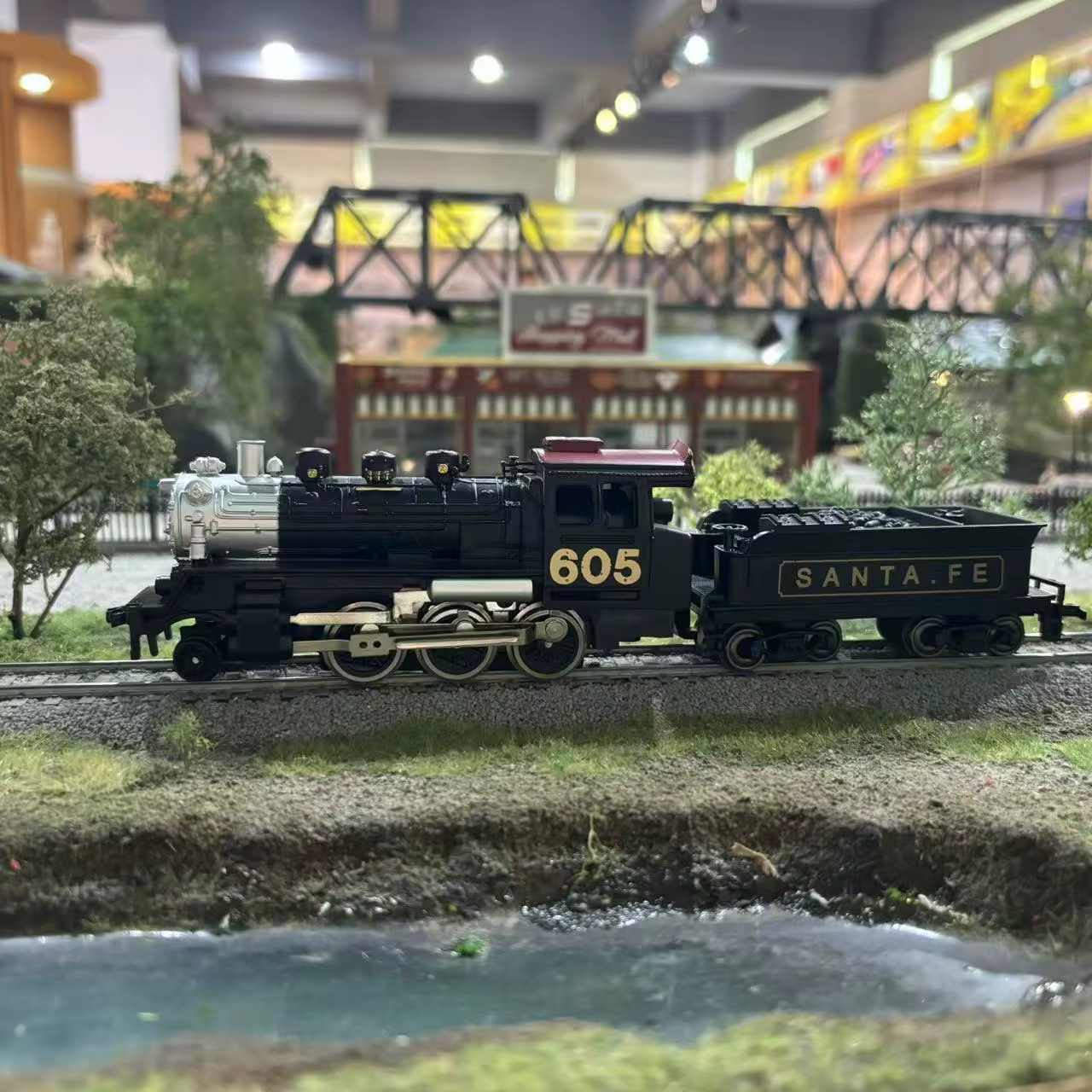 Modèle de simulation de locomotive en fonte à l'échelle 1:87