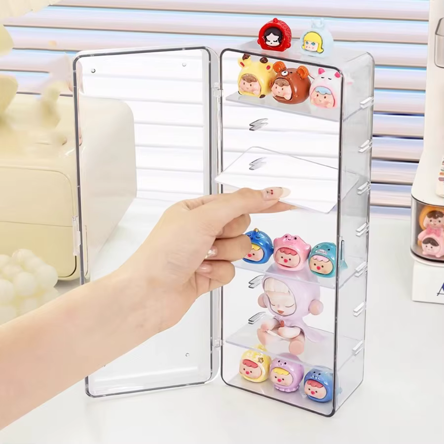 Une boîte de rangement multicouche anti-poussière avec une jolie petite vitrine