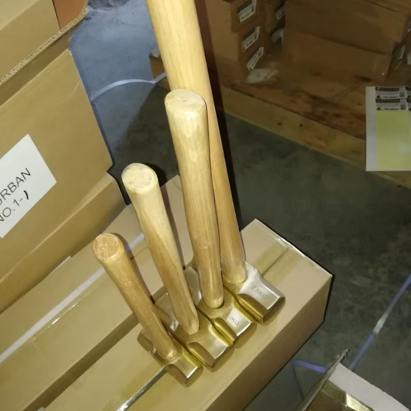 Marteau octogonal en laiton avec manche en bois VPN