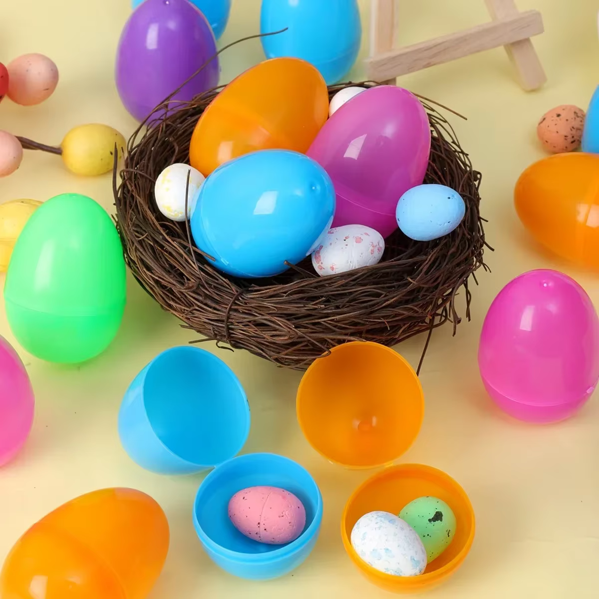 Oeufs de pâques en plastique rechargeables