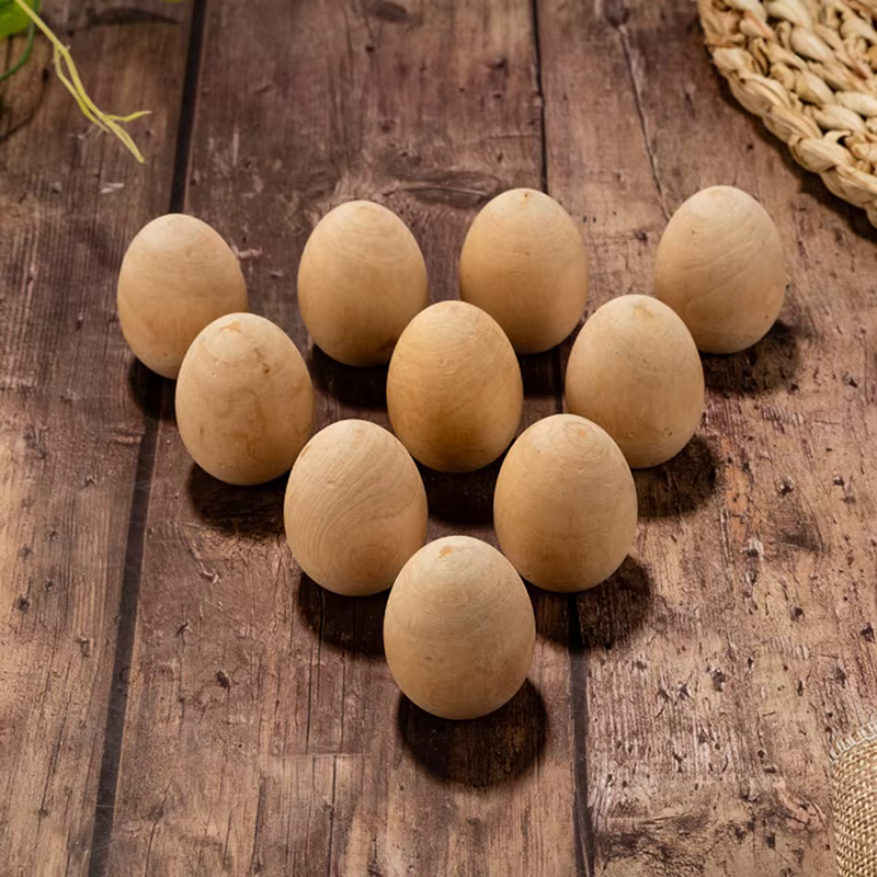 Oeufs de pâques en bois