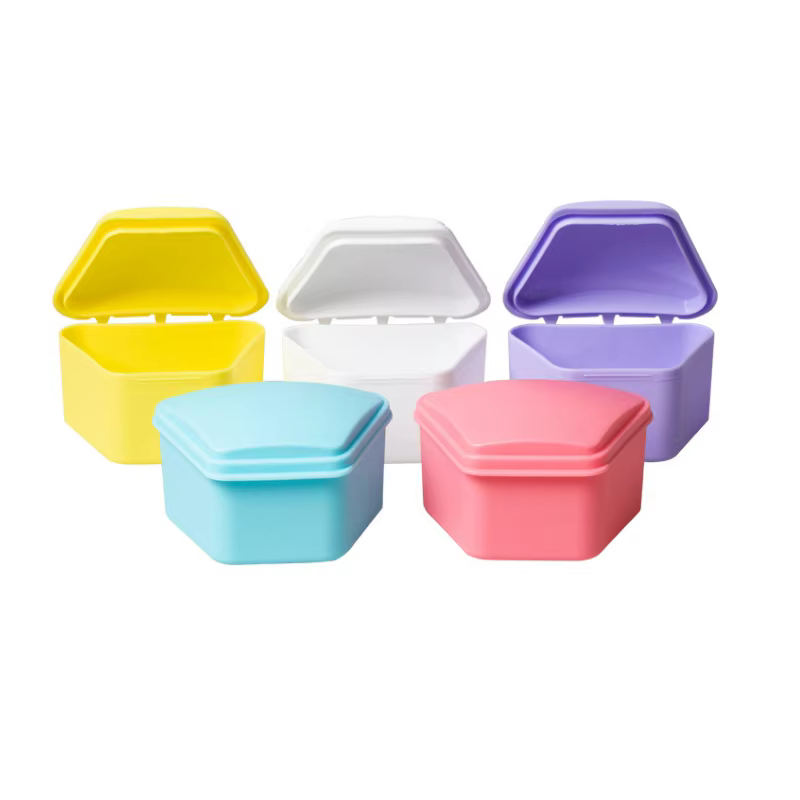 Boîte de rangement trapézoïdale pour prothèses dentaires