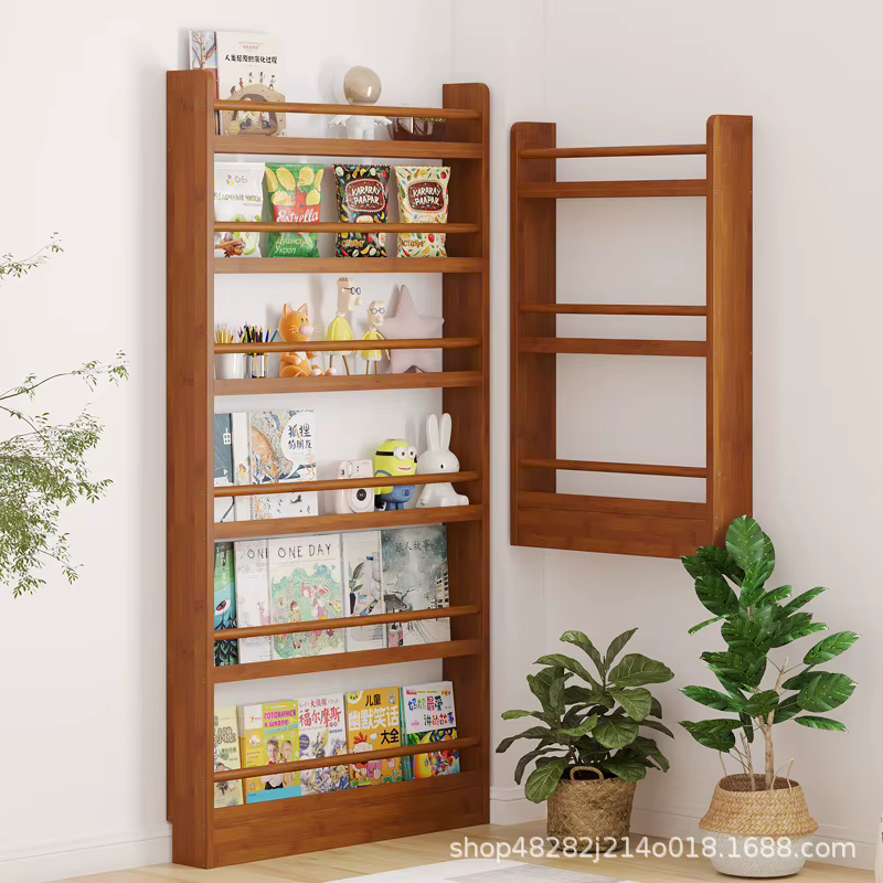 Derrière la porte, il y a une petite bibliothèque, une bibliothèque ultra-mince multicouche en bois massif, un porte-journaux, un enfant à fente étroite