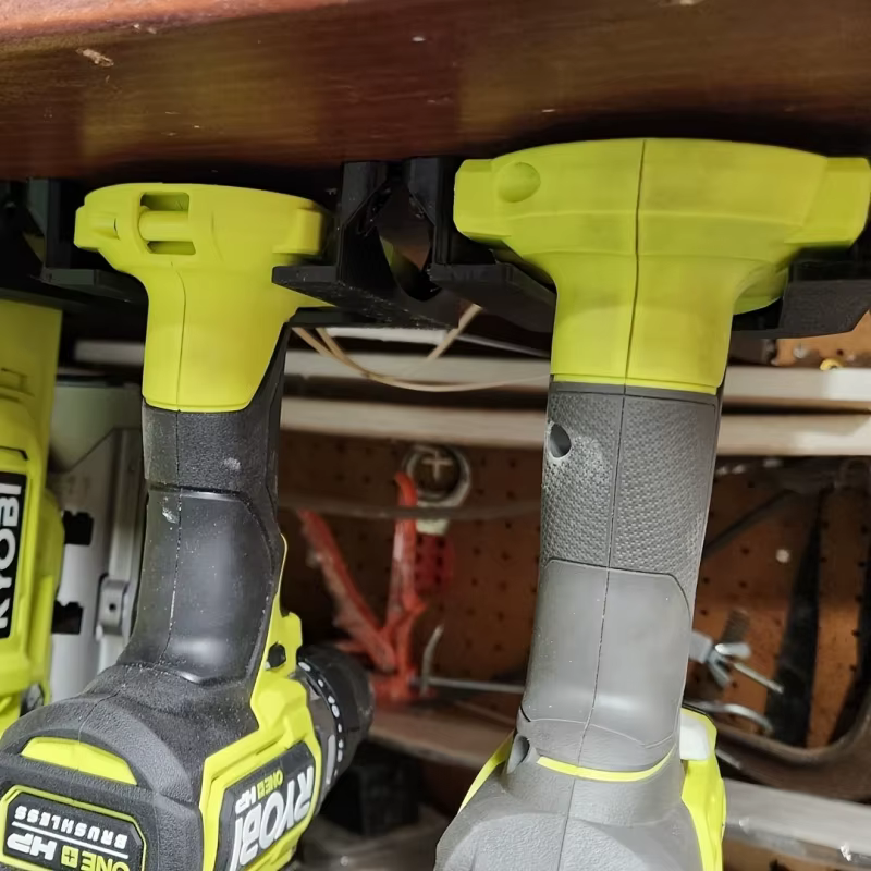 Support de rangement robuste pour outils