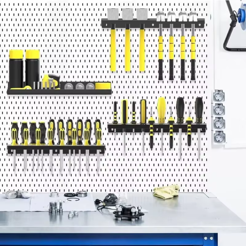 Support mural en acier pour outils