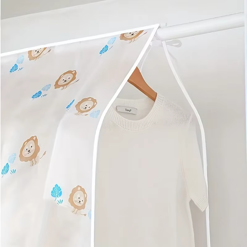 Housse anti-poussière pour vêtements ménagers