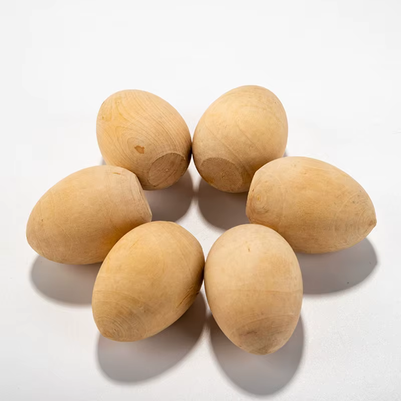 Oeufs de pâques en bois