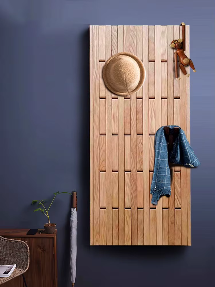 Grand cintre mural en bois pour vêtements de face