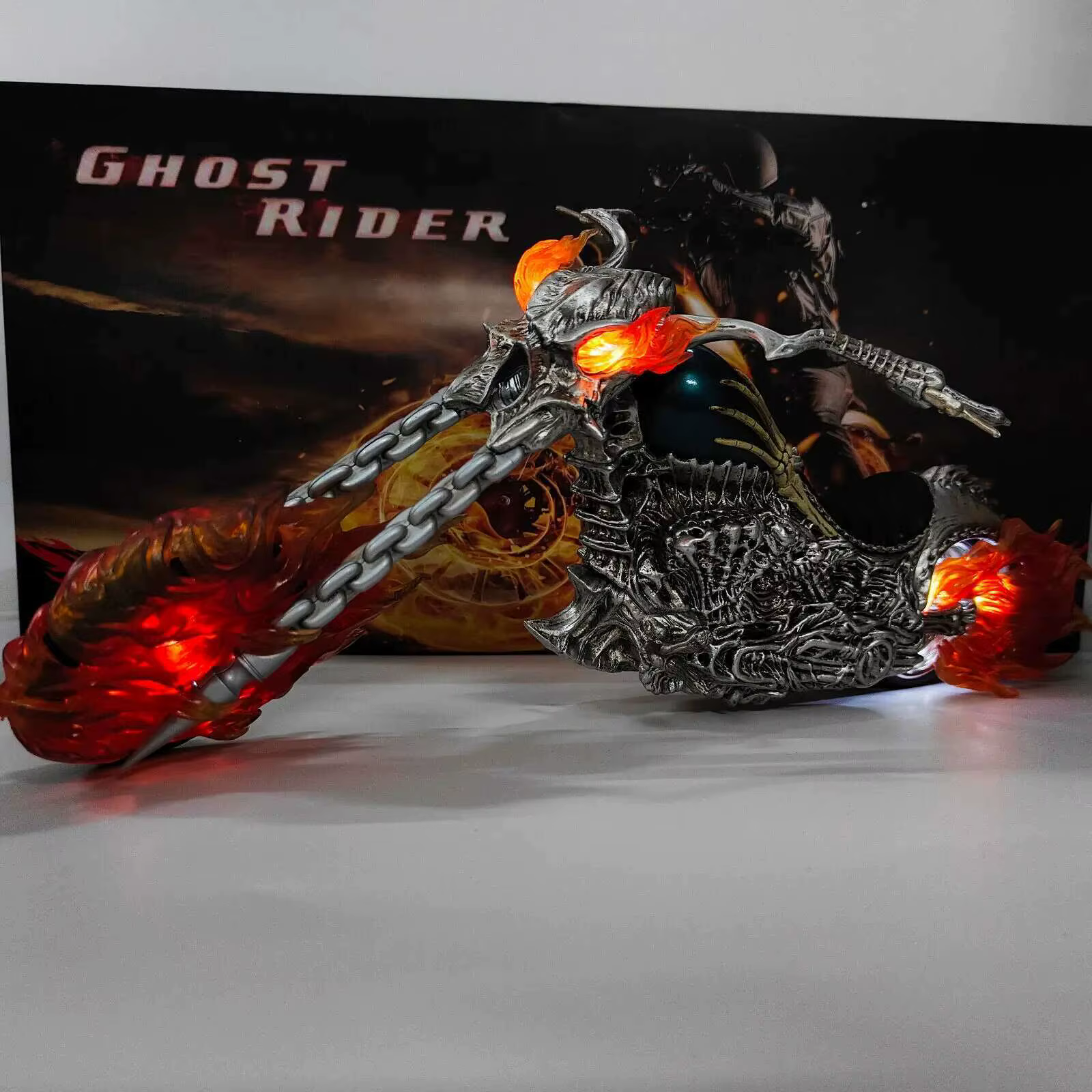 Original fantôme le cavalier moto émettre lumière harley-davidson-V22R et figurine modèle jouets cadeau d'anniversaire noël