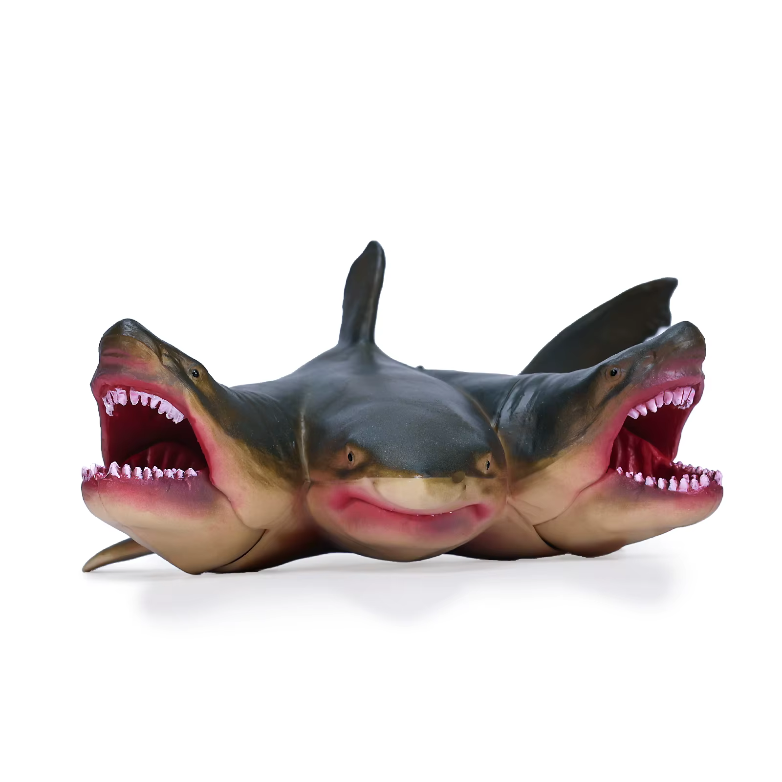 Grande figurine de requin blanc
