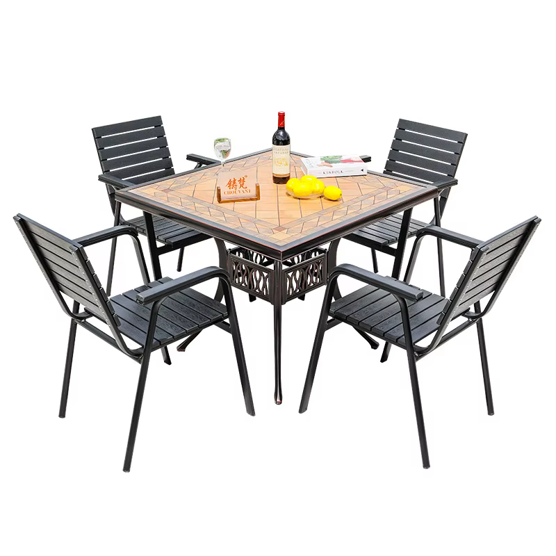 Combinaison table et chaise de loisirs en plein air