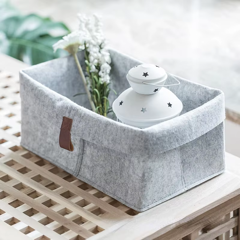 Panier de rangement de bureau en feutre pour chambre à coucher