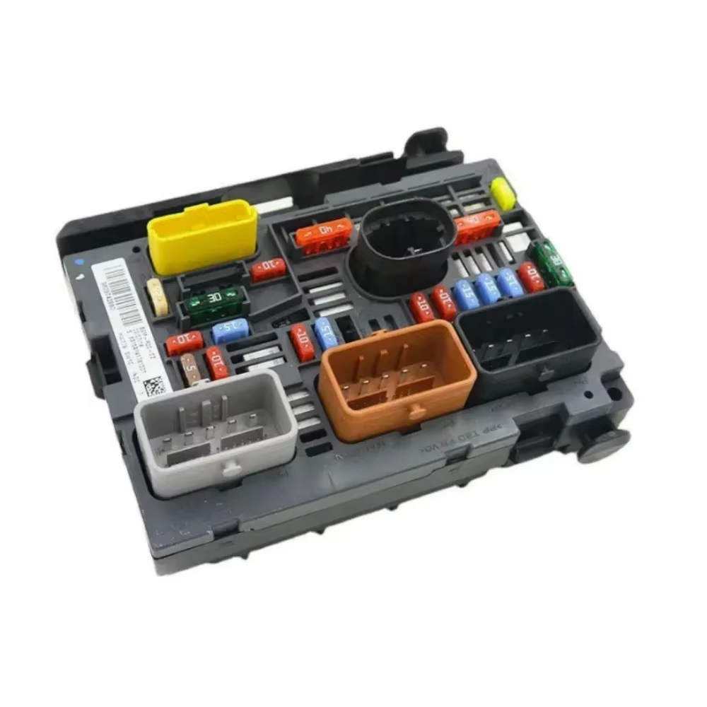 Boîte à fusibles pour Peugeot 307 308 607 807 Partner Expert Mk3 Citroen C4