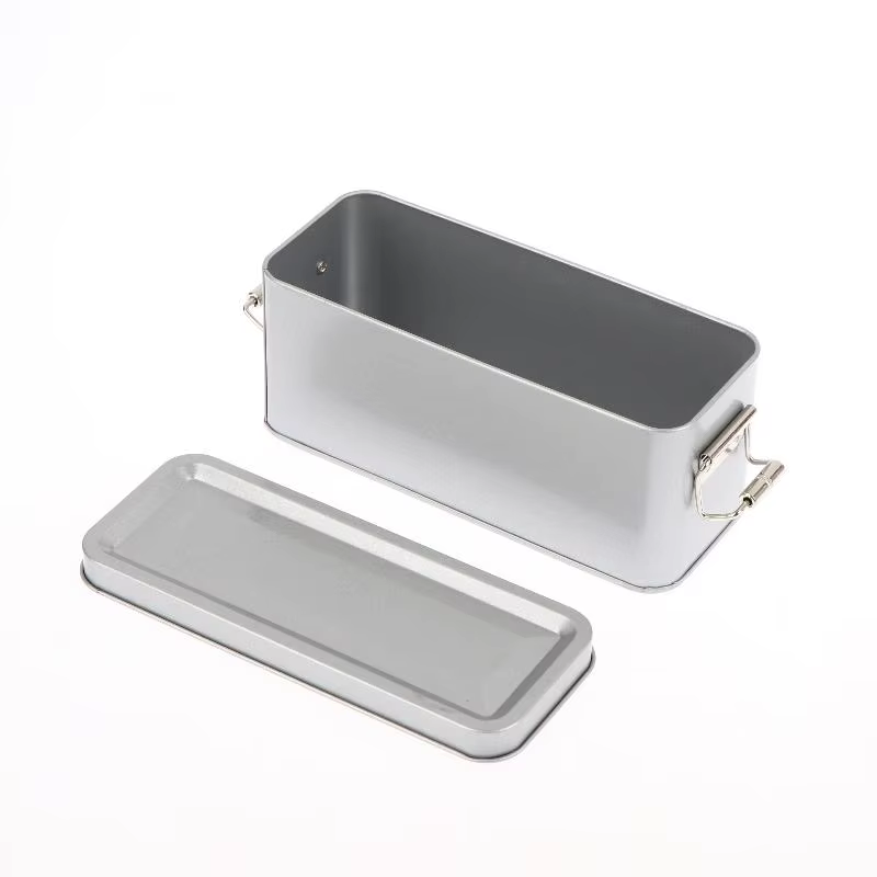 Boîte en fer blanc à boucle rectangulaire