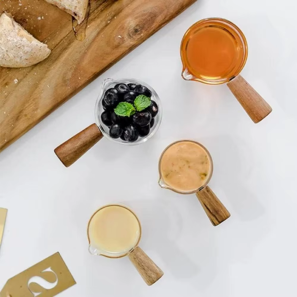 Tasse à mesurer en verre transparent de 75ml, avec poignée en bois, carafe à lait à double bec, outil de cuisine pratique pour la préparation du café, 1/2/5 pièces