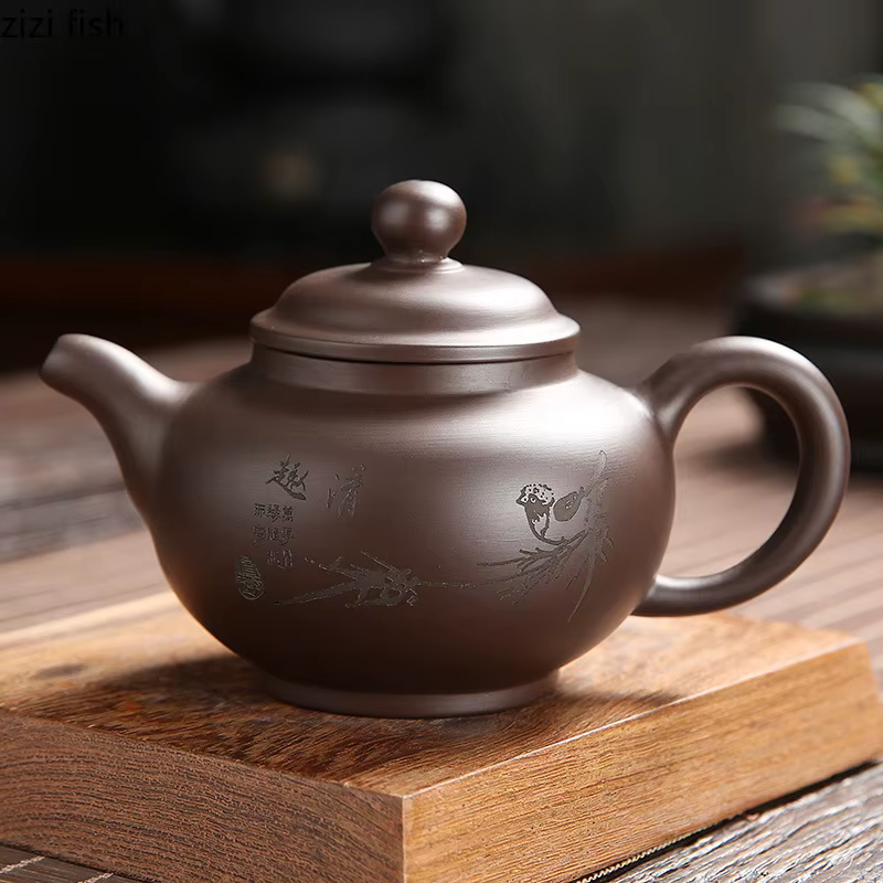 Pot en argile violette