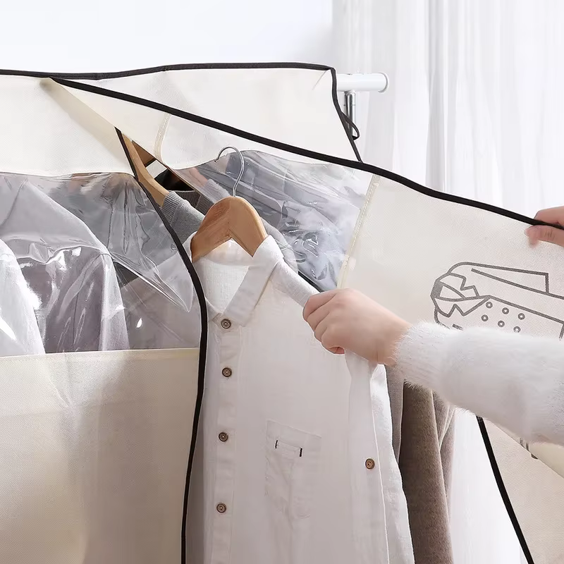 Juste anti-poussière pour vêtements