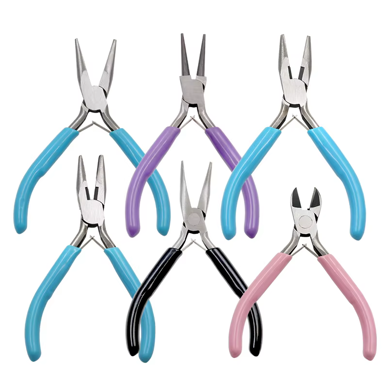 Pinces à bijoux, outils