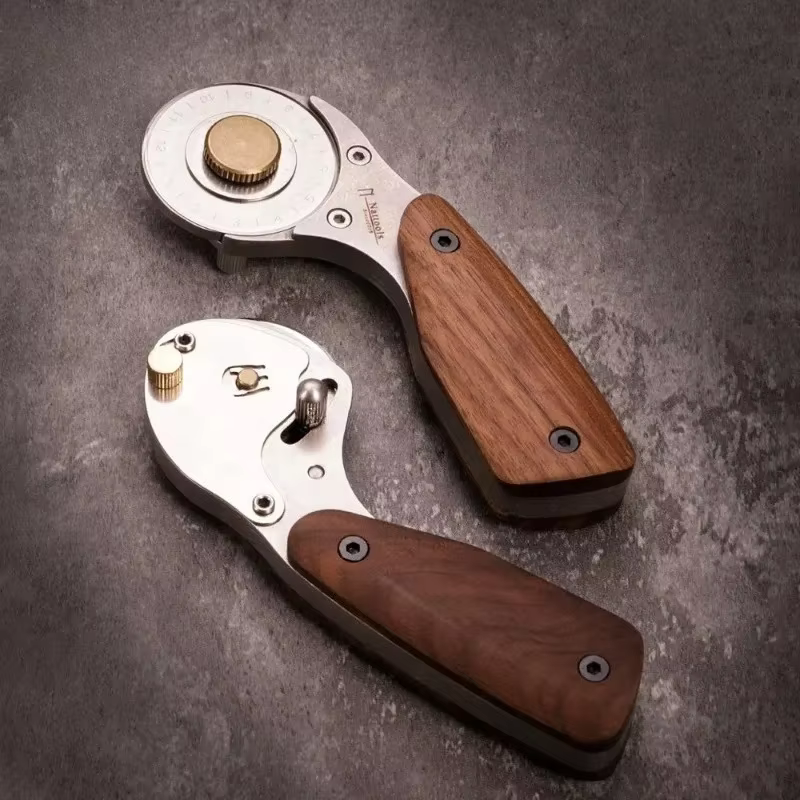 Outil de découpe de cuir à rouleau entièrement métallique