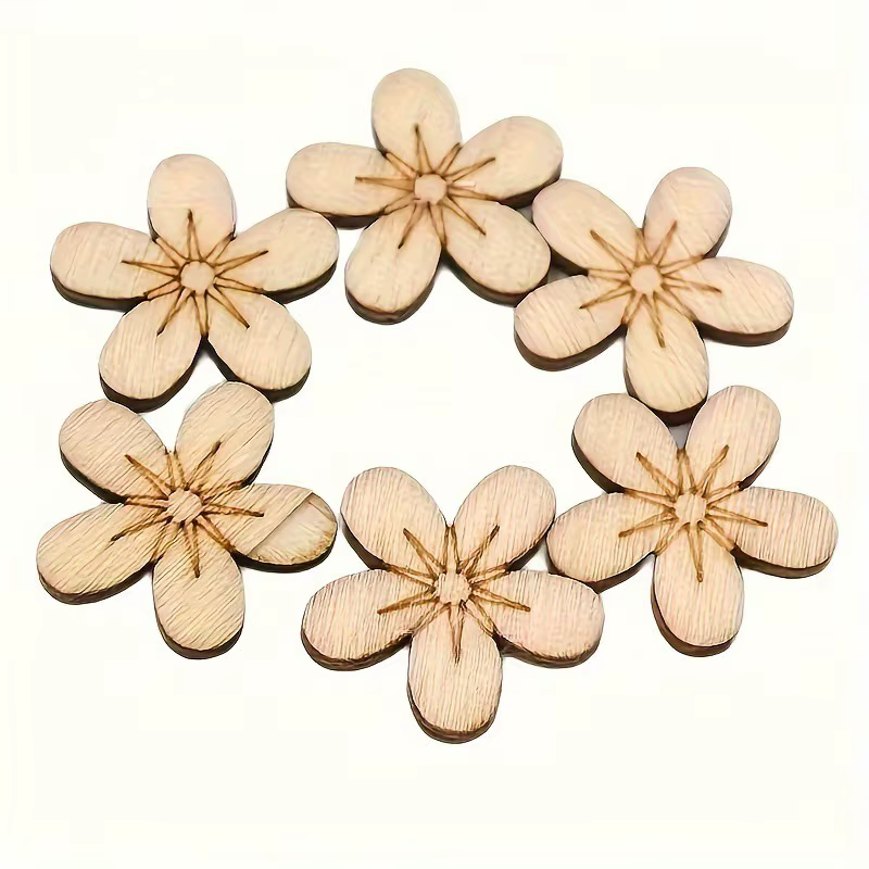Découpes de fleurs en bois